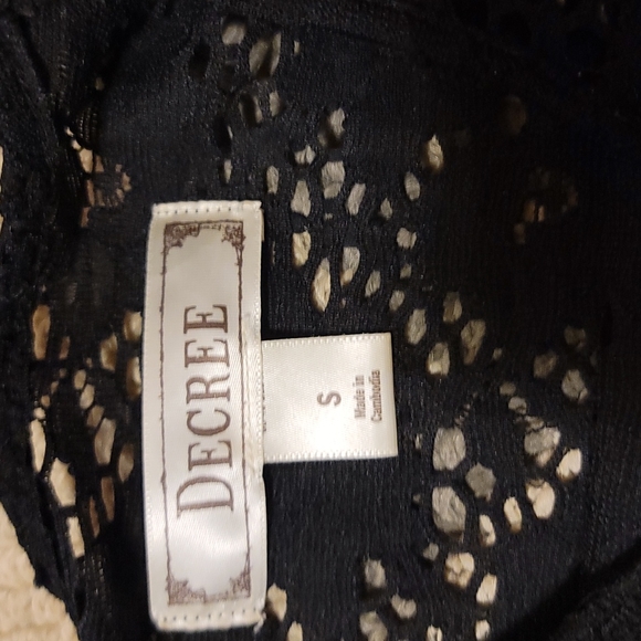 Decree Black Lace 3/4 Sleeve Peplum Scoop Neck Top - Picture 7 of 7